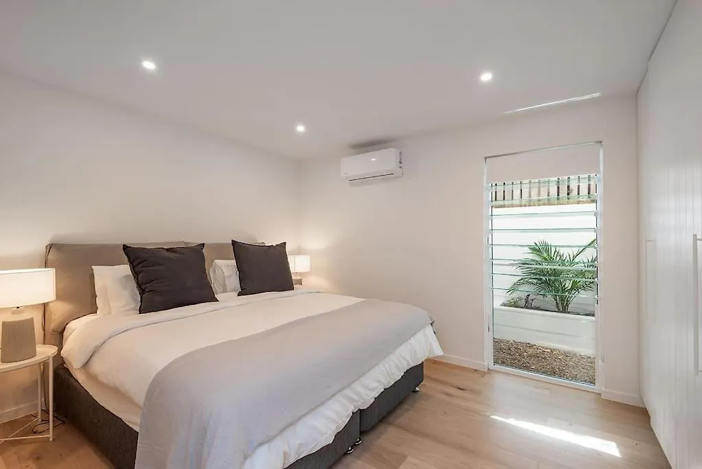 Seaviews At Sunshine Beach,4Bd, Pool 0*,  Australia
